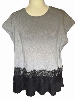 Women's Laundry by Shelli Segal Grey Black Lace Trim Short Sleeve Tee